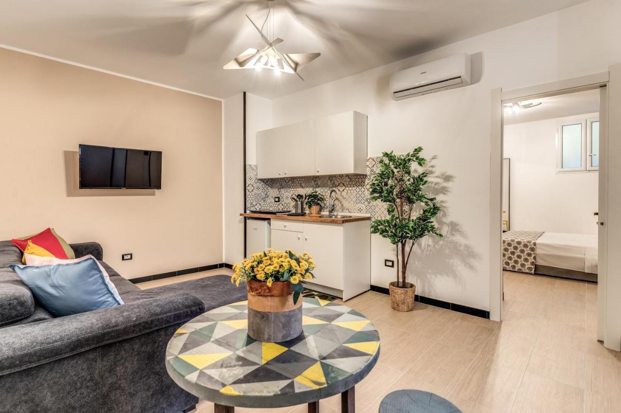 The Quarters Naples Apartments Luaran gambar