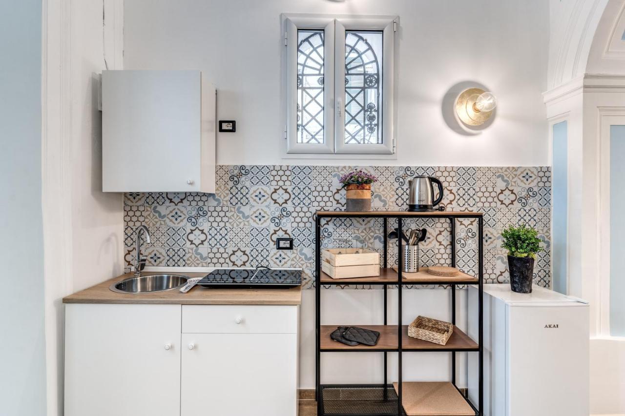 The Quarters Naples Apartments Luaran gambar