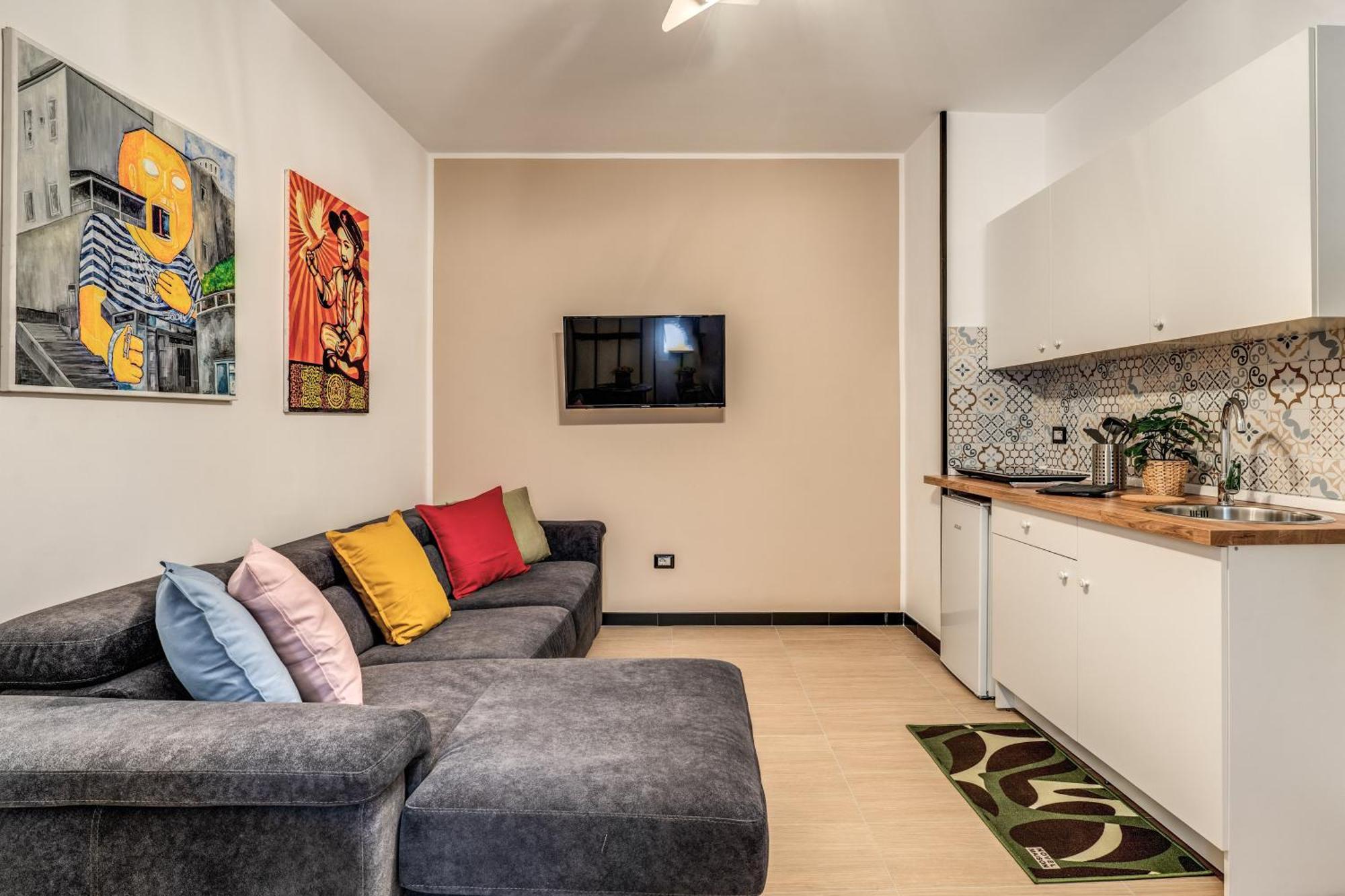 The Quarters Naples Apartments Luaran gambar