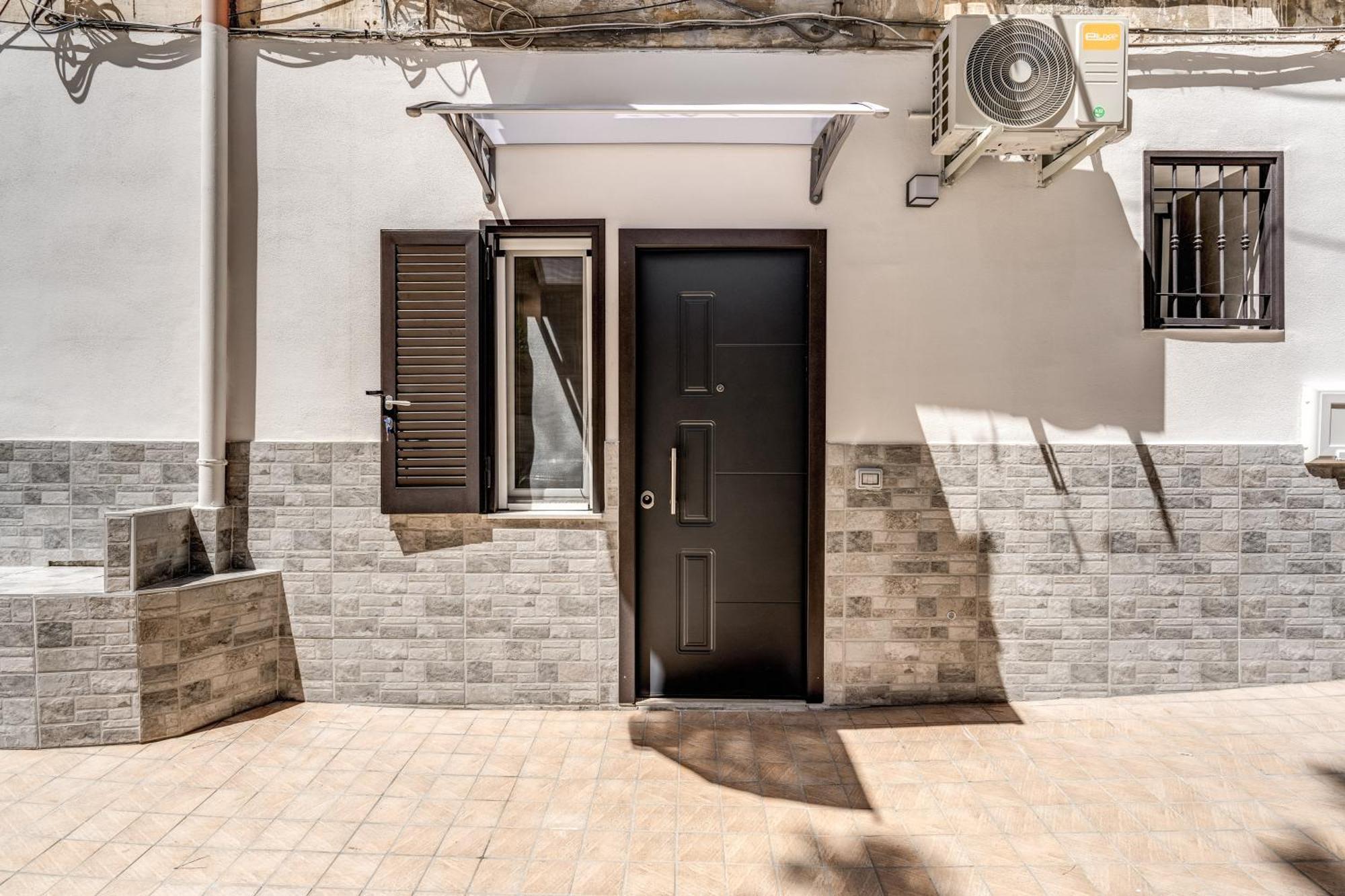 The Quarters Naples Apartments Luaran gambar