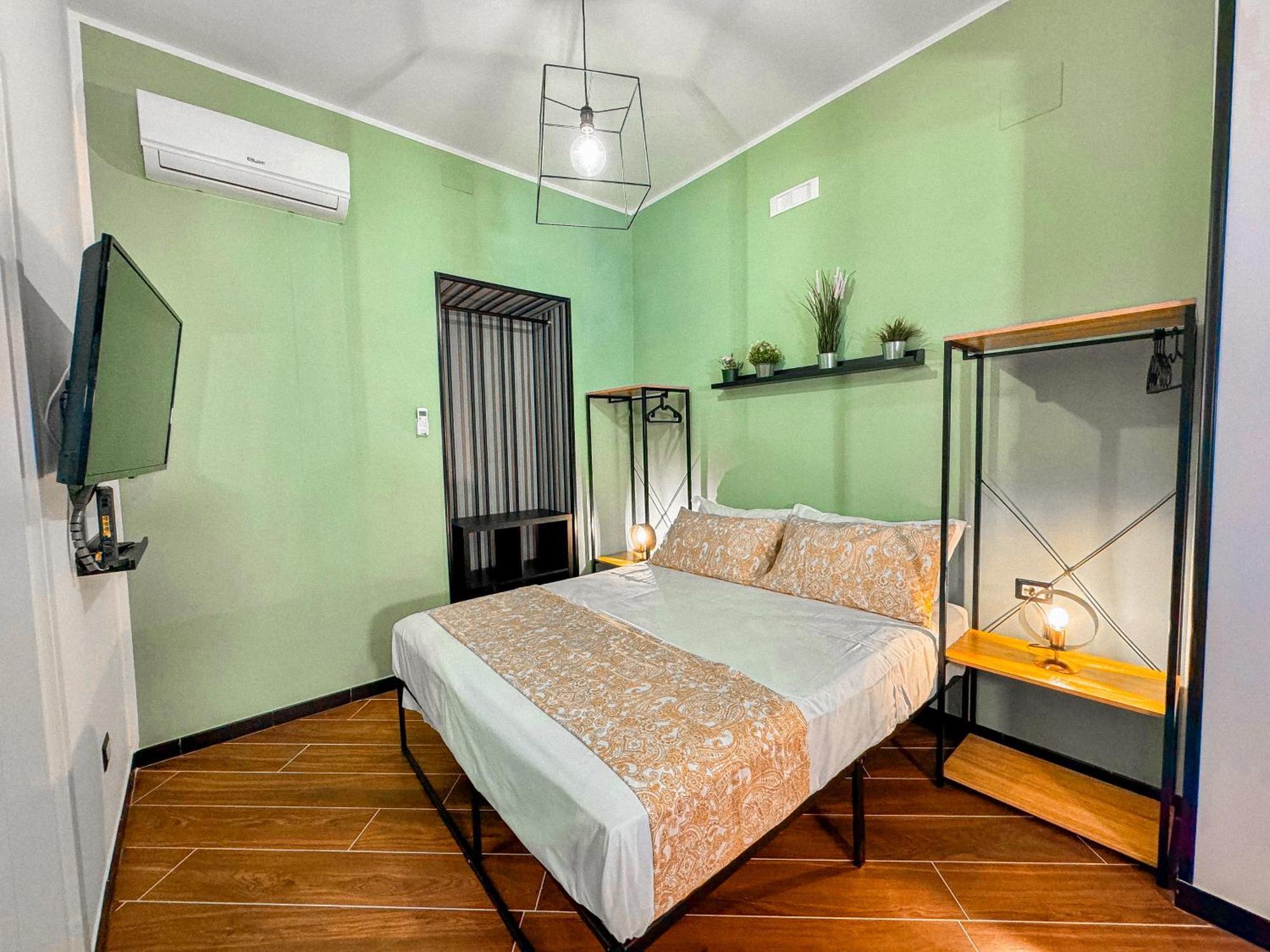 The Quarters Naples Apartments Luaran gambar