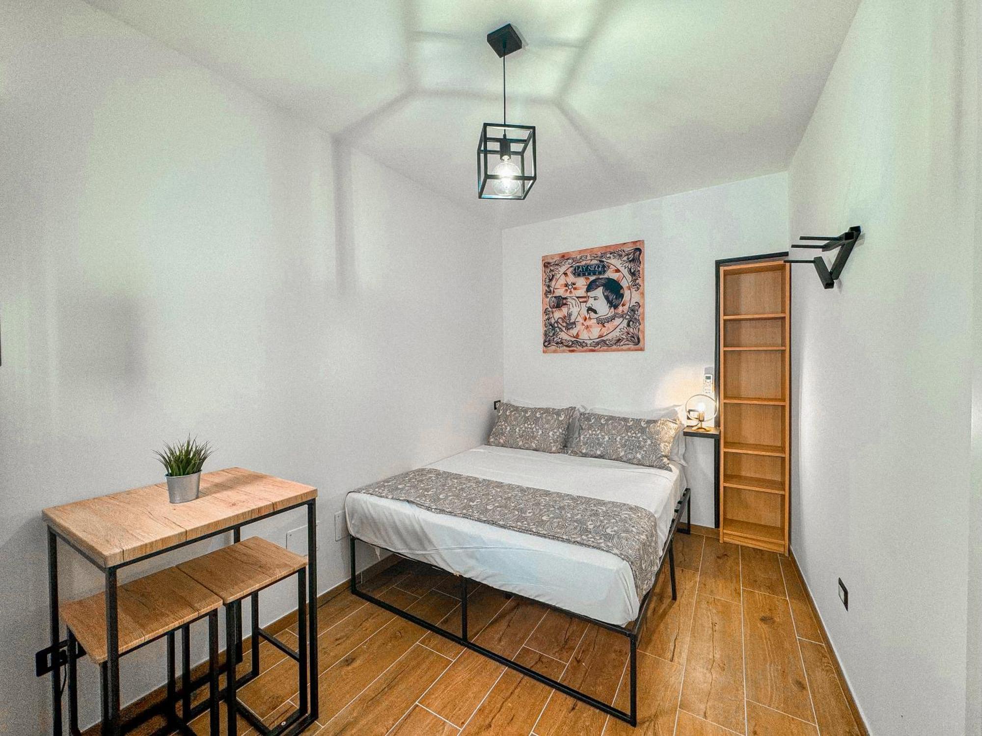 The Quarters Naples Apartments Luaran gambar