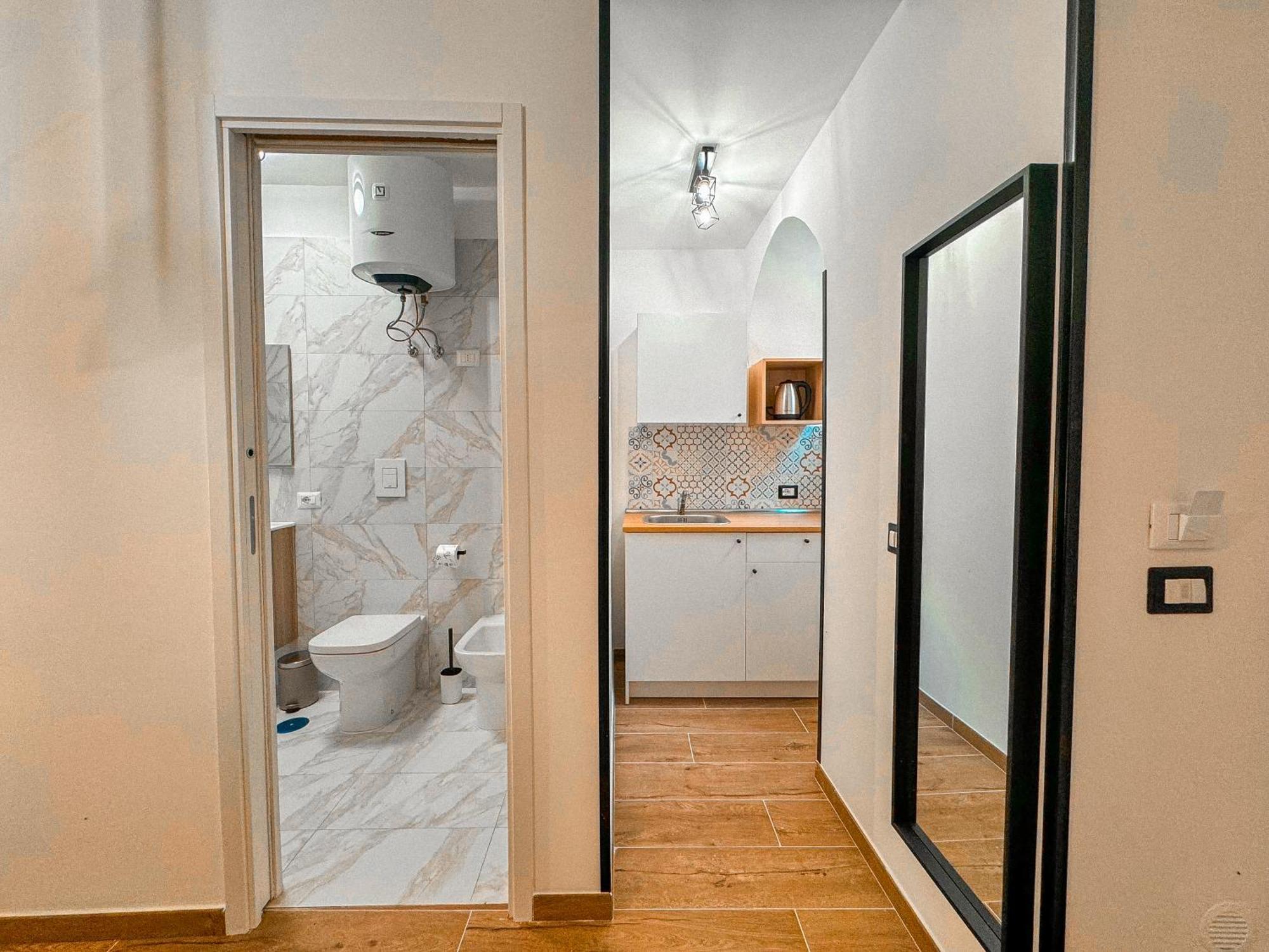 The Quarters Naples Apartments Luaran gambar
